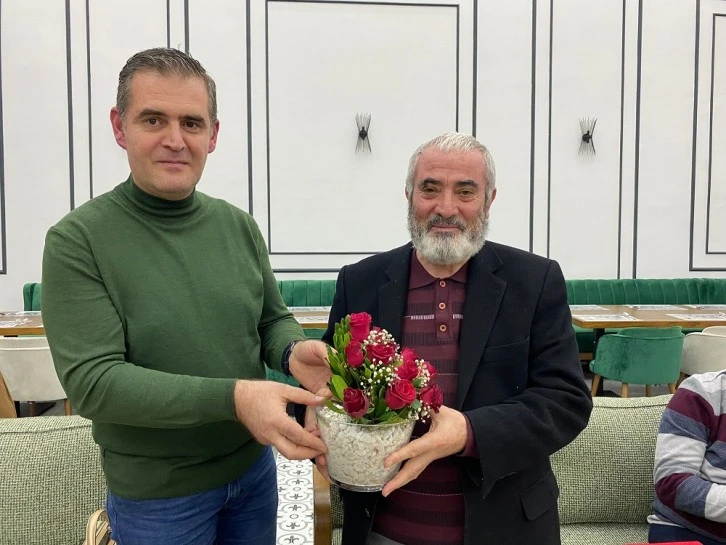 Emekli Olan 41 Yıllık Öğretmene Duygu Dolu Veda