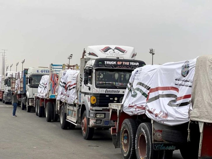 Gazze Şeridi’ne 200 Yardım Tırı Geçti