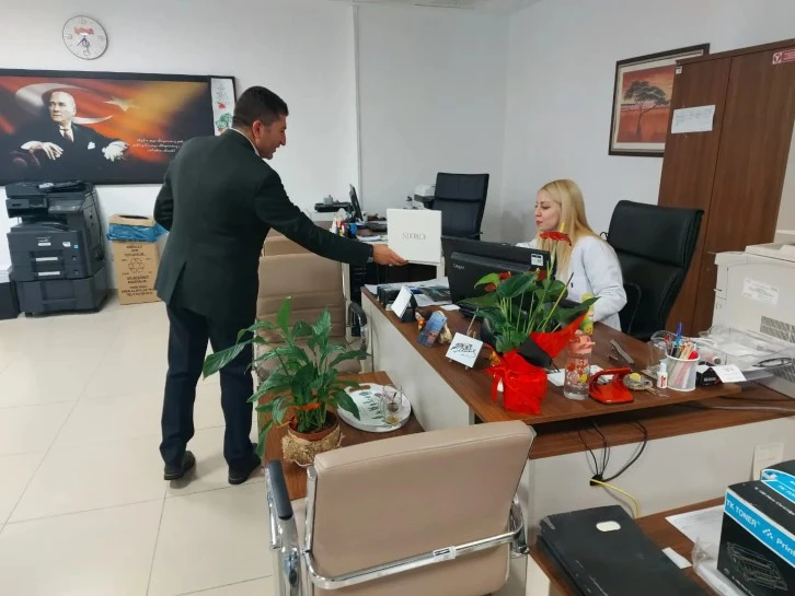 Hastalara Çikolata İkramı