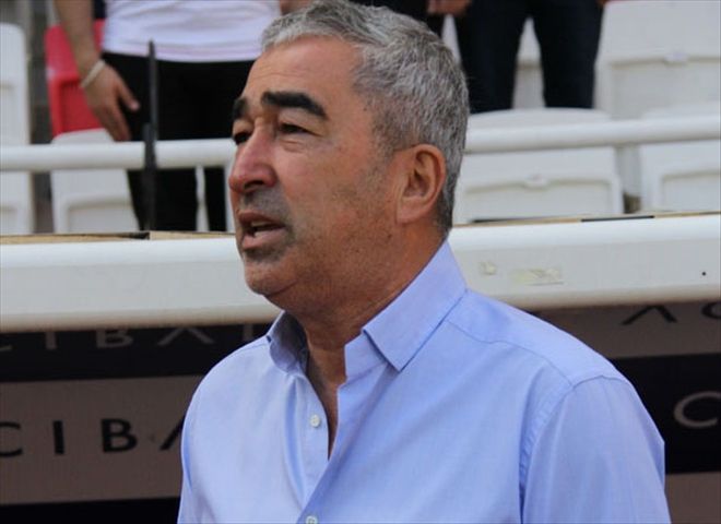 TEKNİK DİREKTÖRLERİN YAŞ ORTALASI 51