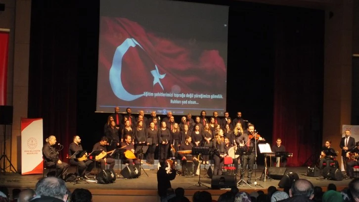 Öğretmenler Korosundan Konser