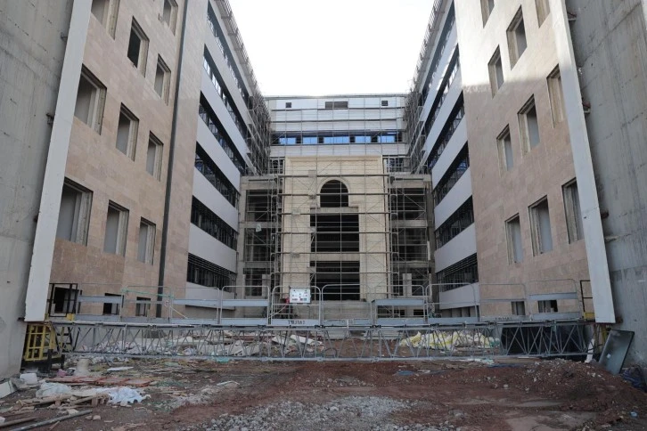 Yeni Hastane Hızla Yükseliyor