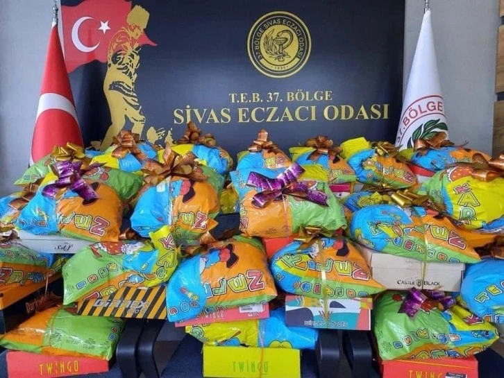 Öğrencilere Mont ve Bot Yardımı