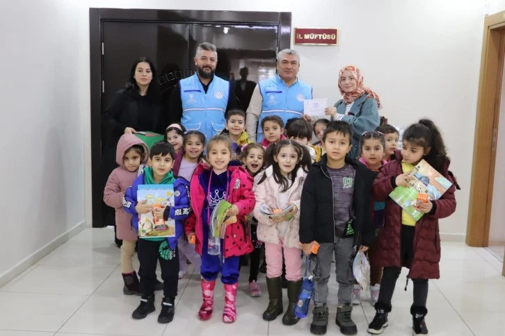 Sivaslı Miniklerden Anlamlı Yardım