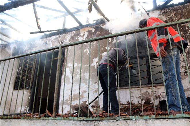 EV YANGINI : 3 ÖLÜ