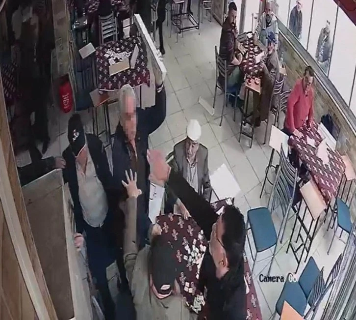 Istakalarla Birbirlerini Dövdüler