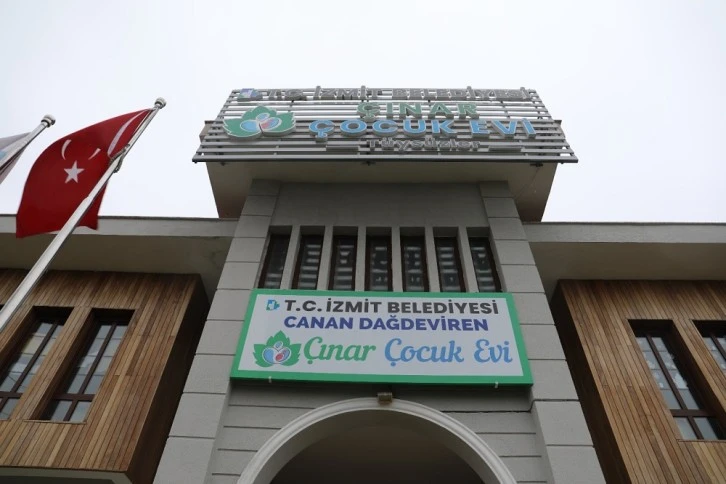  Sivaslı Bilim İnsanı Canan Dağdeviren’e Anlamlı Jest