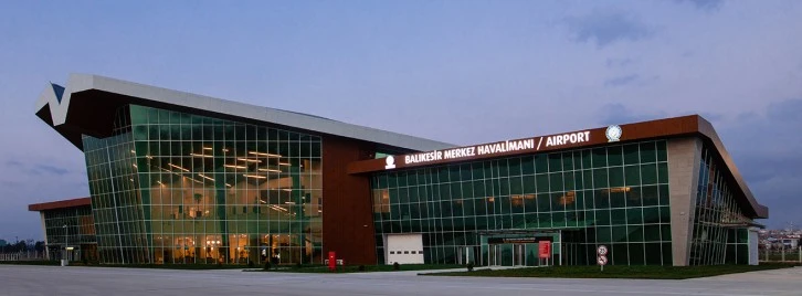 Sivaslı Vekilden Tepki: Ne Uçak Var Ne Yolcu