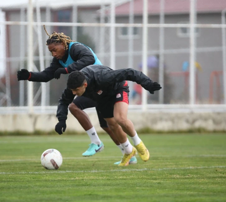 Sivasspor'da, İstanbulspor Mesaisi