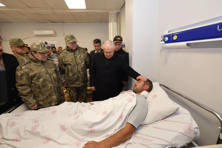 Bakan Güler  Yaralı Askerleri Ziyaret etti   