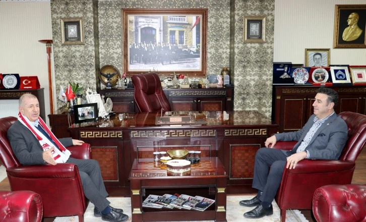 Ümit Özdağ Sivas'ta STK'ları Ziyaret Etti