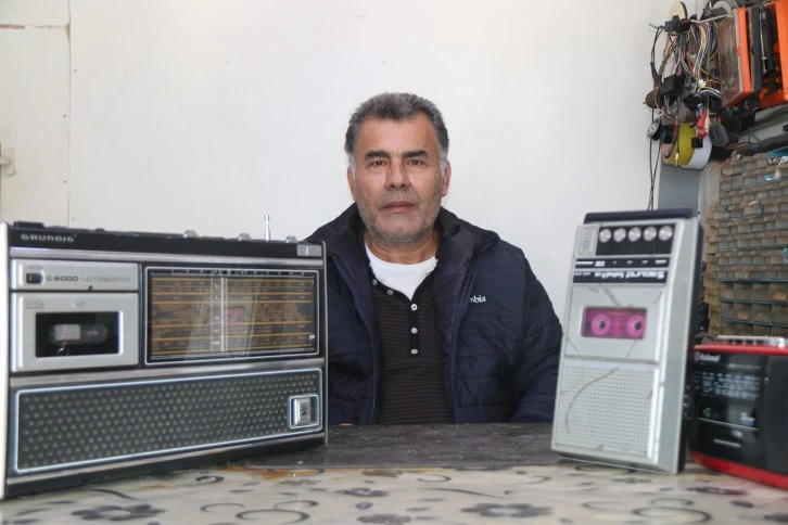 43 Yıldır Radyo Tamir Ediyor
