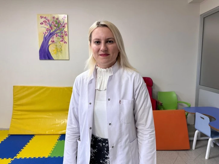 Ağır Çanta Omurga Eğriliğine Neden Oluyor