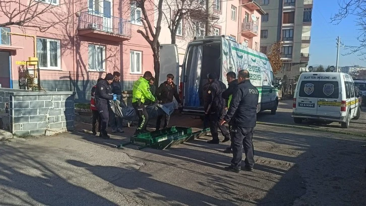  Eski Eşi ve Kızını Öldürdü   