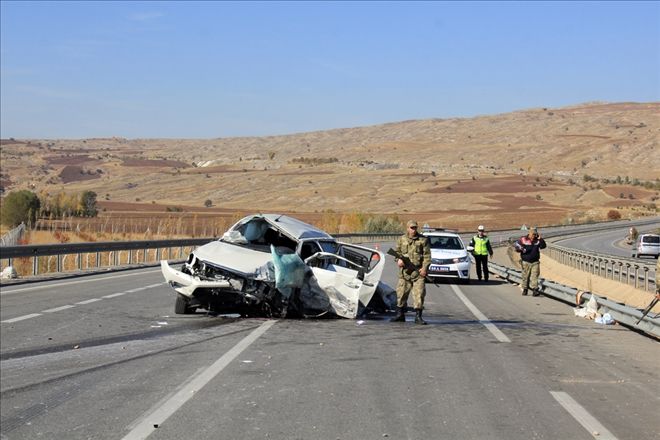 TRAFİK KAZASI: 3 YARALI