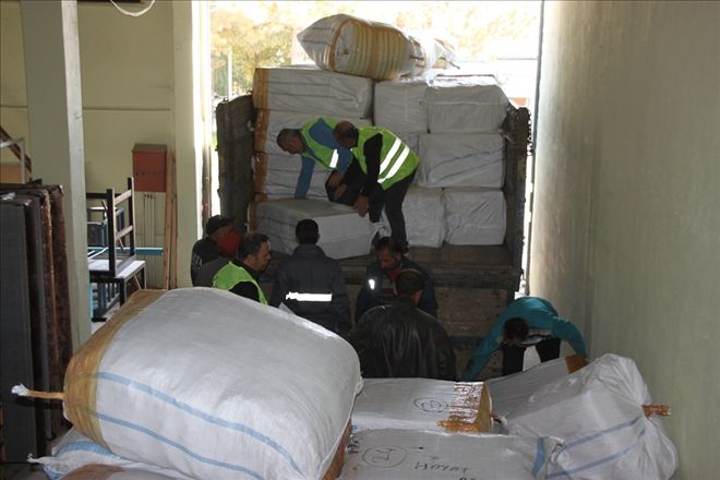 HAYAT AĞACI´na BİR KAMYON KIYAFET YARDIMI