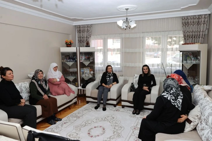 Şehit Annesine Anlamlı Ziyaret