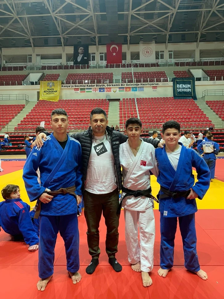 Sivaslı Sporcular Kampa Katıldı