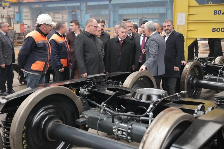 Boji Fabrikasını Gezdi