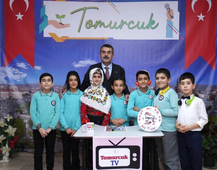 Bakan Tekin Tomurcuk TV’de