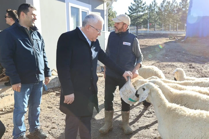 Vali Şimşek Üniversiteyi Gezdi