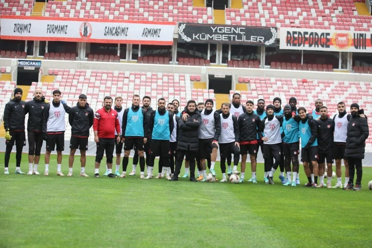 Sivasspor Gazeteciler Günü'nü Kutladı