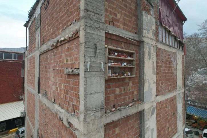 Kavanozlar 11 Aydır Yerinde Duruyor