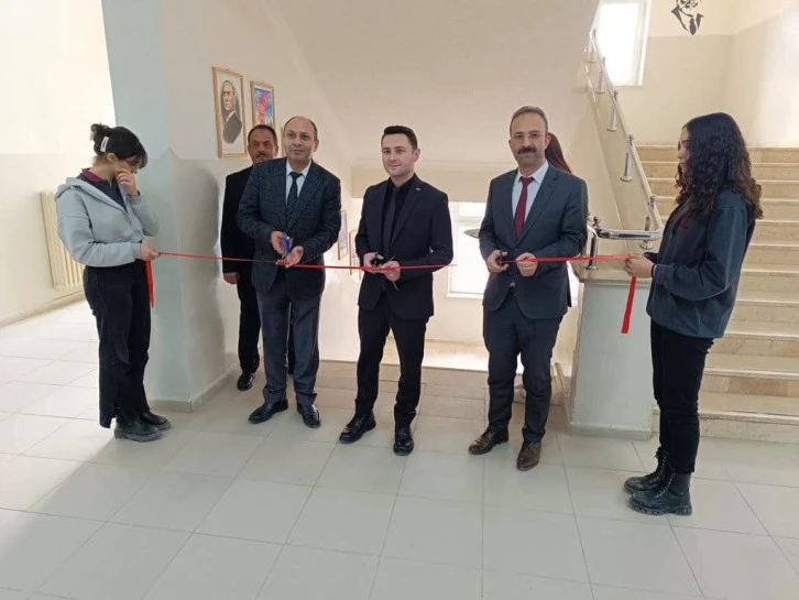 Ulaş'ta Resim Sergisi Açıldı
