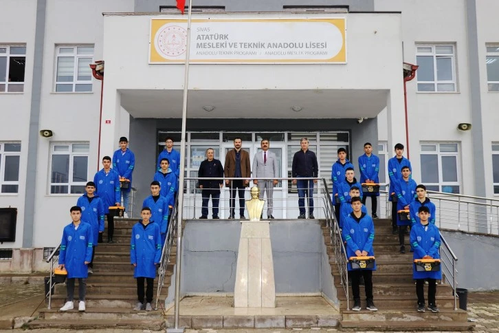 Öğrenciler Çalışmaya Başladı