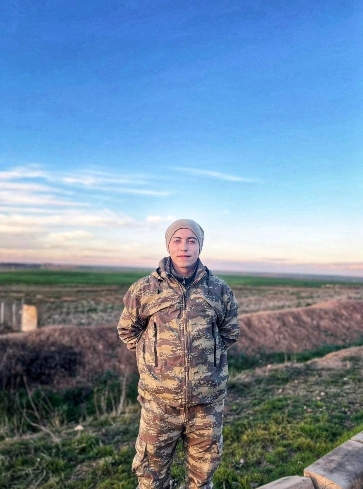 Niğdeli Şehidin Asker Eğlencesi Görüntüleri Yürek Burktu 