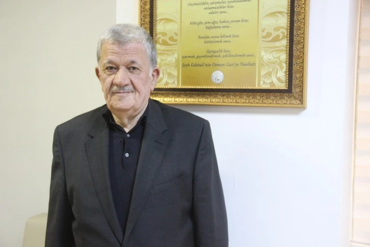 Sivaslı Profesörden Türkçe Vurgusu