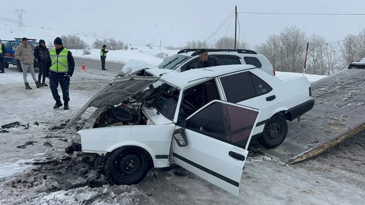 Sivas'ta Trafik Kazası: 1 Ölü, 6 Yaralı