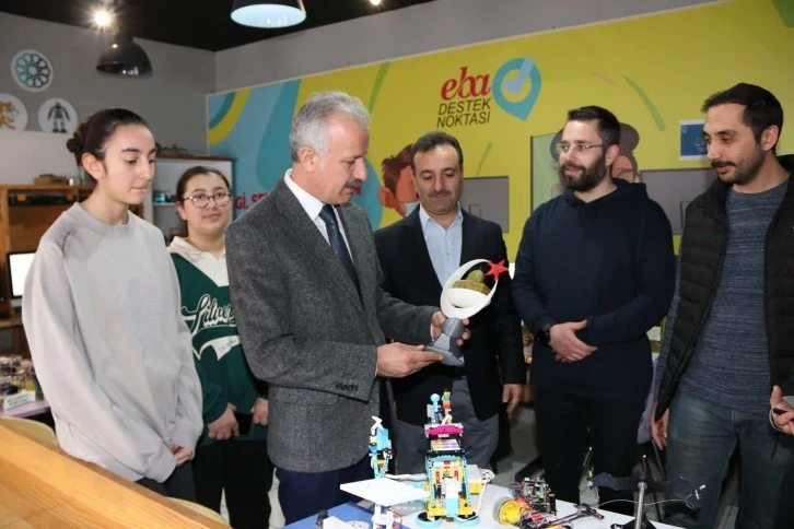 Robolig Yarışmasına Katılacaklar