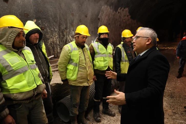 Sivas Geminbeli Tüneli'nde Çalışma Sürüyor