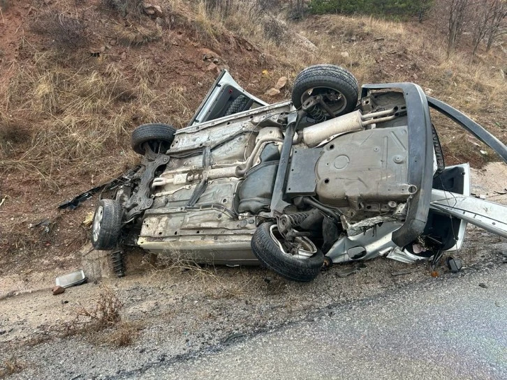 Sivas'ta Otomobil Su Kanalına Devrildi: 1 Yaralı