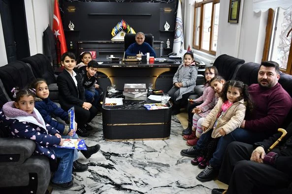 Öğrencilere Karne Hediyesi