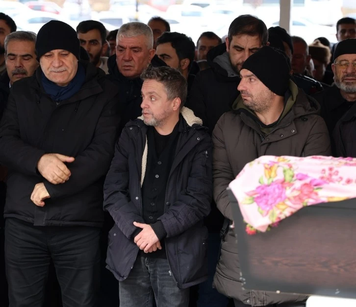 Evinde Ölü Bulundu, Sivas'ta Defnedildi