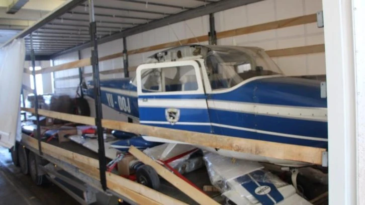 Bir Tırda Uçak Ele Geçirildi