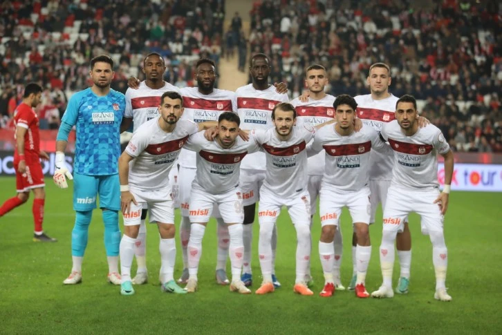 Sivasspor’da Zorlu Beşiktaş Maçı Öncesi 6 Eksik   