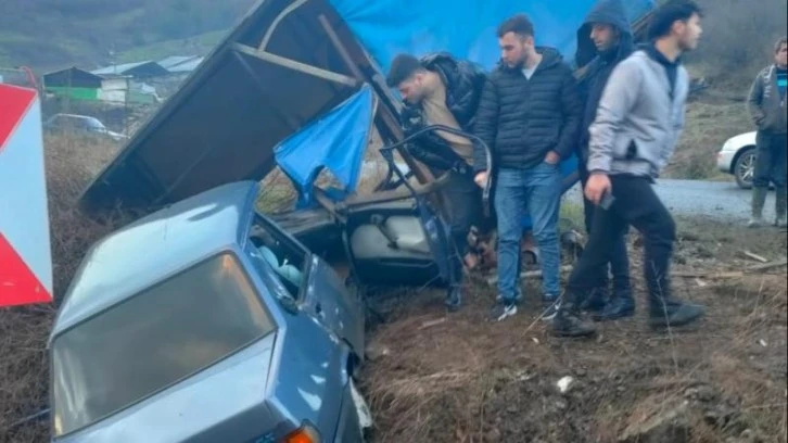 Otomobil Barakaya Çarptı: 1 Ölü