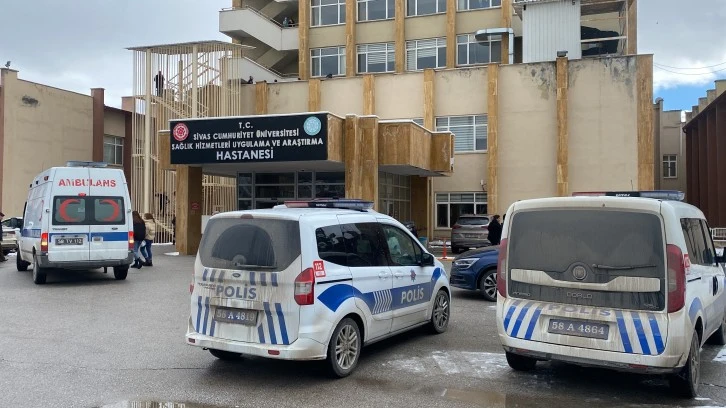 Sivas'ta Hastanenin 12'nci Katından Atladı 