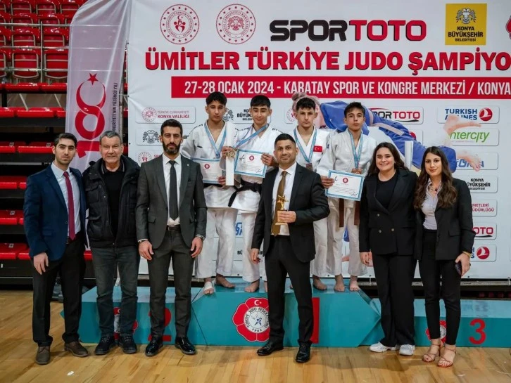 Sivaslı Judocular Madalya İle Döndü