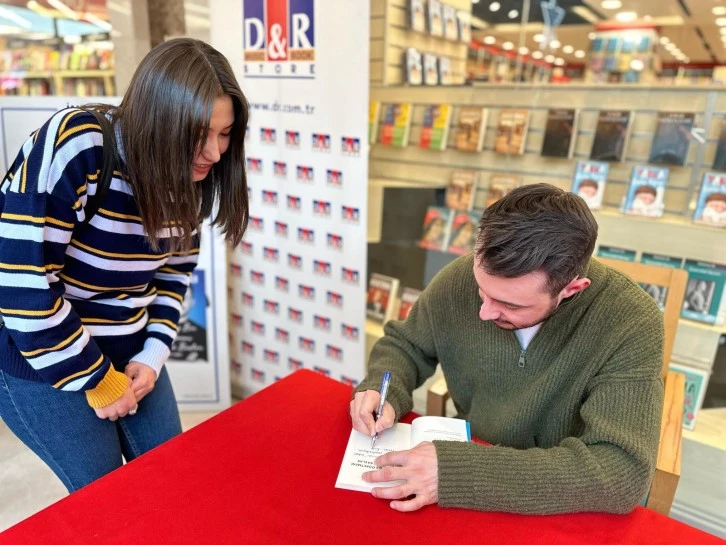 Genç Yazar Sivas’ta Okuyucu İle Buluştu
