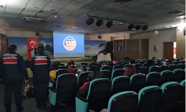 Sivas Jandarması Boyama Kitabı Dağıttı