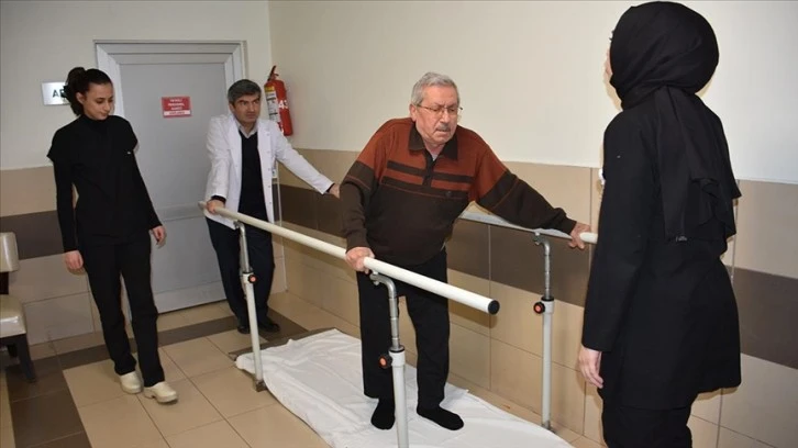 Üç Yıl Sonra Yeniden Ayağa Kalktı