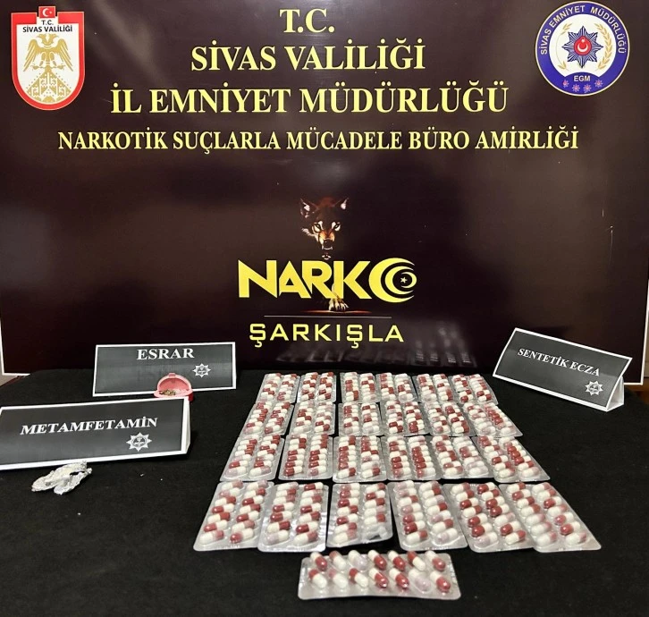 Sivas'ta Şeker Kutusundan Esrar Çıktı