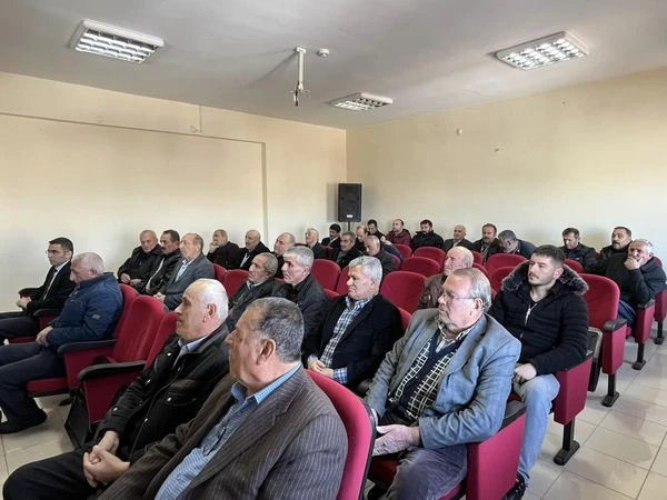 Sivas'ta Muhtarlara Plaket Verildi