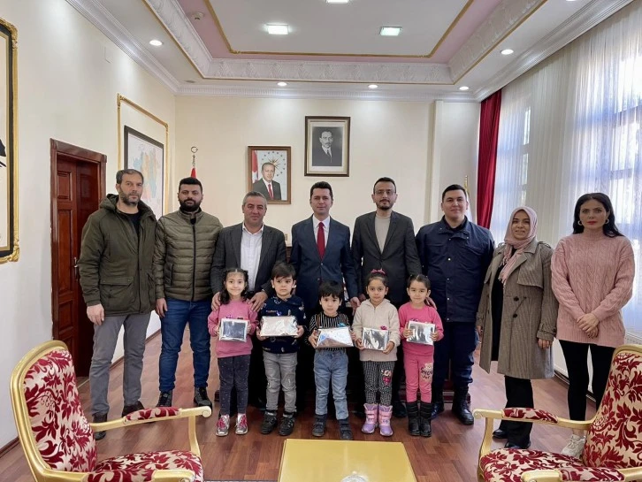 Sivaslı Miniklerden Şehide Vefa