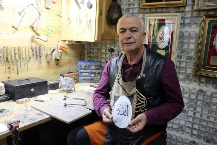 İstiridyeyi Sanata Dönüştürdü