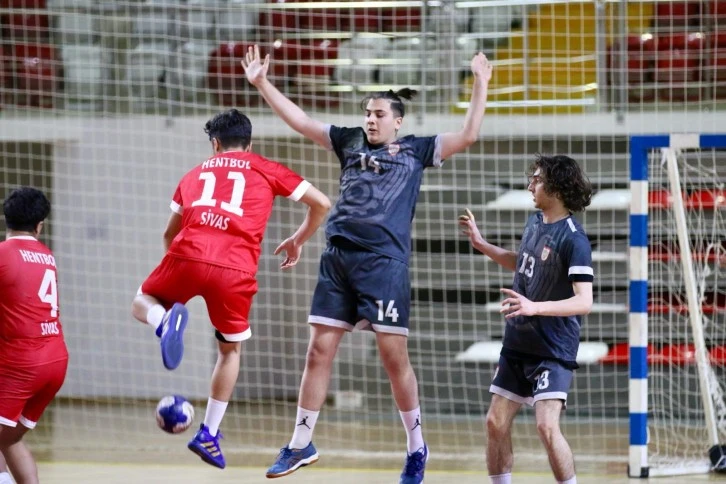 Gençlik Ve İdare Finale Çıktı